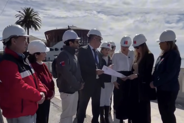 MOP adjudica por trato directo contrato de $ 1.500 millones para reparar socavón de Avenida Altamirano, en Valparaíso