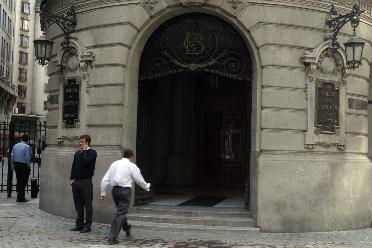 IPSA abre a la baja cerca de 11.400 puntos tras reporte laboral que hace prever una próxima subida de tasas en EEUU