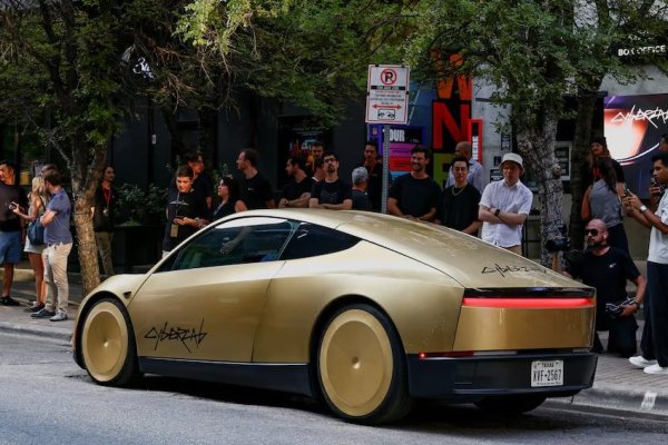 Tesla se desploma un 6%, su mayor caída en seis semanas, tras debut del Cybercab