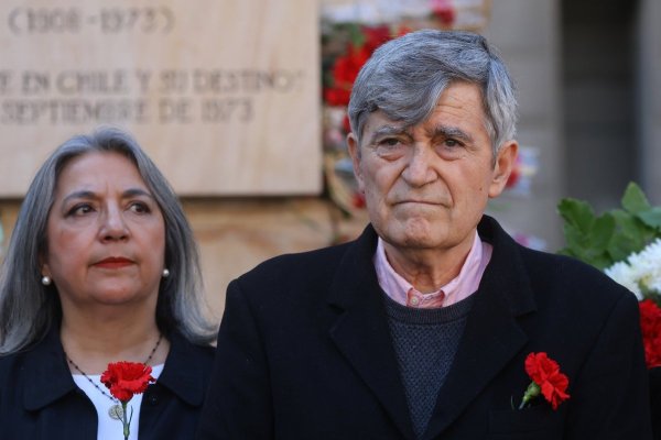 De luto el mundo político concertacionista: histórico dirigente socialista Camilo Escalona fallece a los 71 años