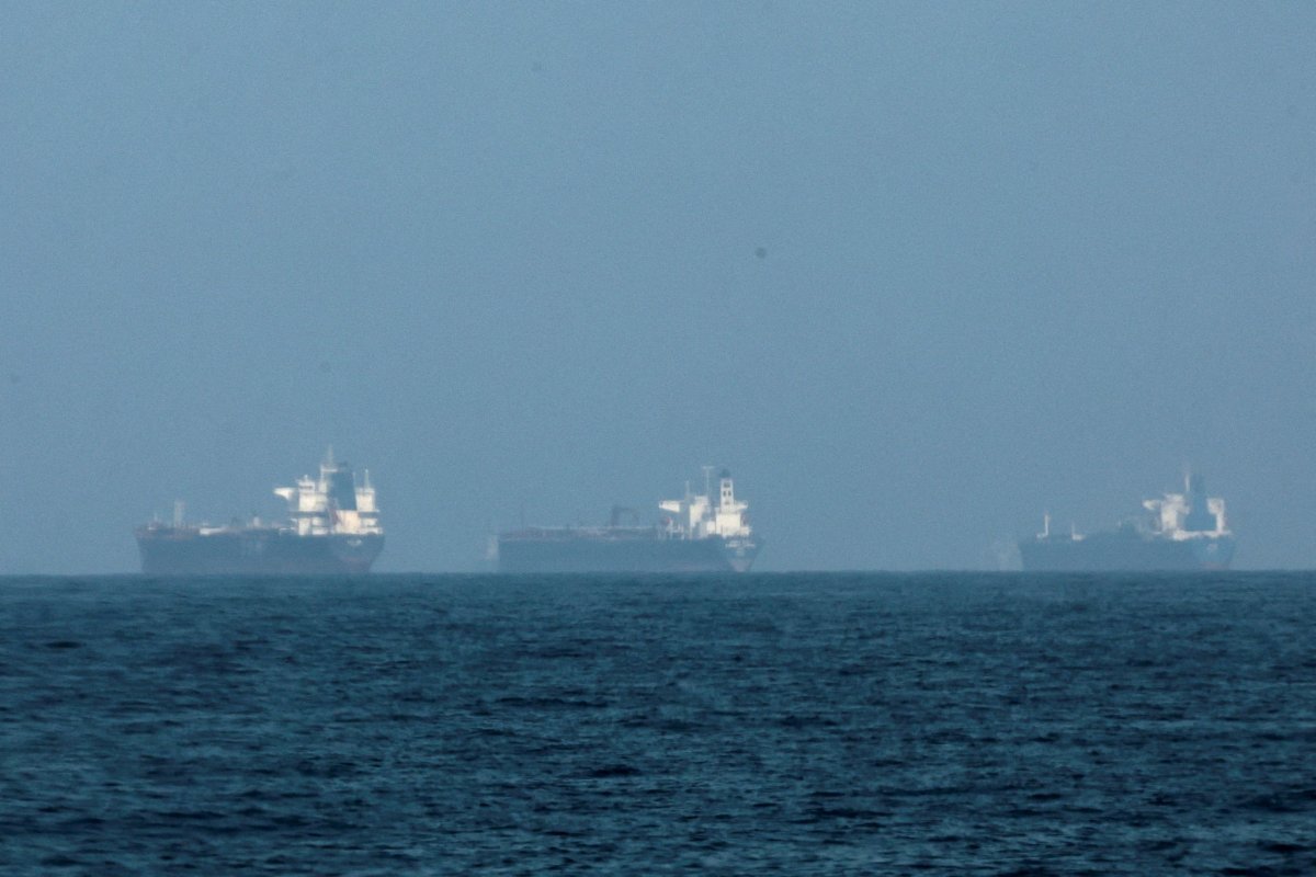 Irán y Estados Unidos intercambian ataques contra petroleros mientras la guerra se prolonga