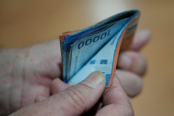 Crecimiento de los salarios de los trabajadores en Chile se aceleró en julio, en medio de mayores presiones de costos laborales