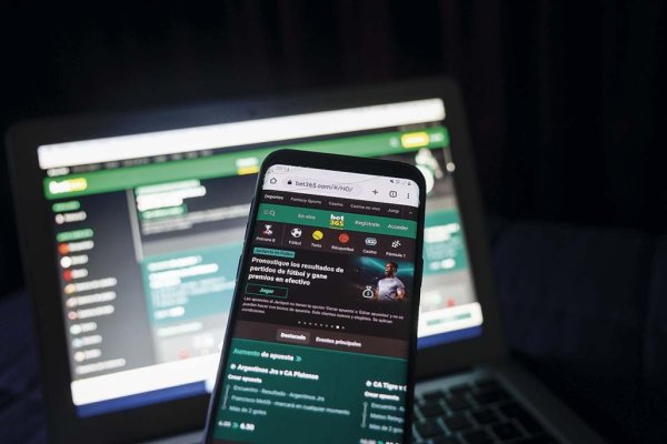 Apuestas en línea: SII suma 39 plataformas para el pago de IVA mientras Subtel continúa con los bloqueos