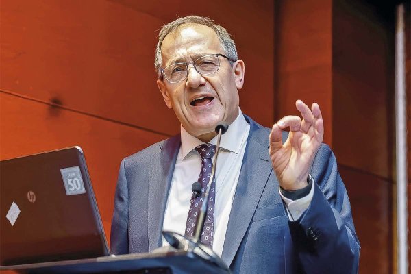 Harald Beyer, exministro de Educación y hoy académico de la Escuela de Gobierno de la UC.