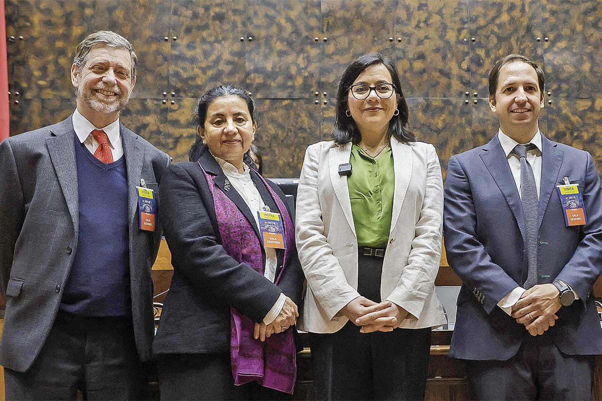 Los consejeros del CFA, encabezados por su presidenta Paula Benavides. Foto: Aton.