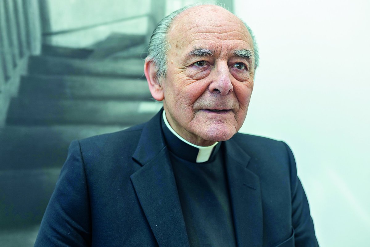 José Miguel Ibáñez Langlois, sacerdote y crítico literario, a sus 90: “En realidad es poco de lo que me arrepiento”