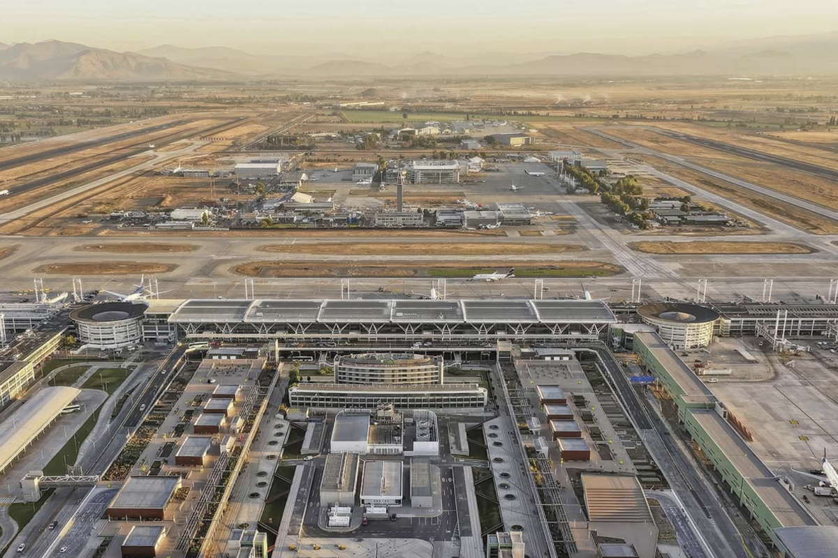 Aeropuerto de Santiago sale a buscar operadores para buses directos a regiones y ya hay más de 10 interesados