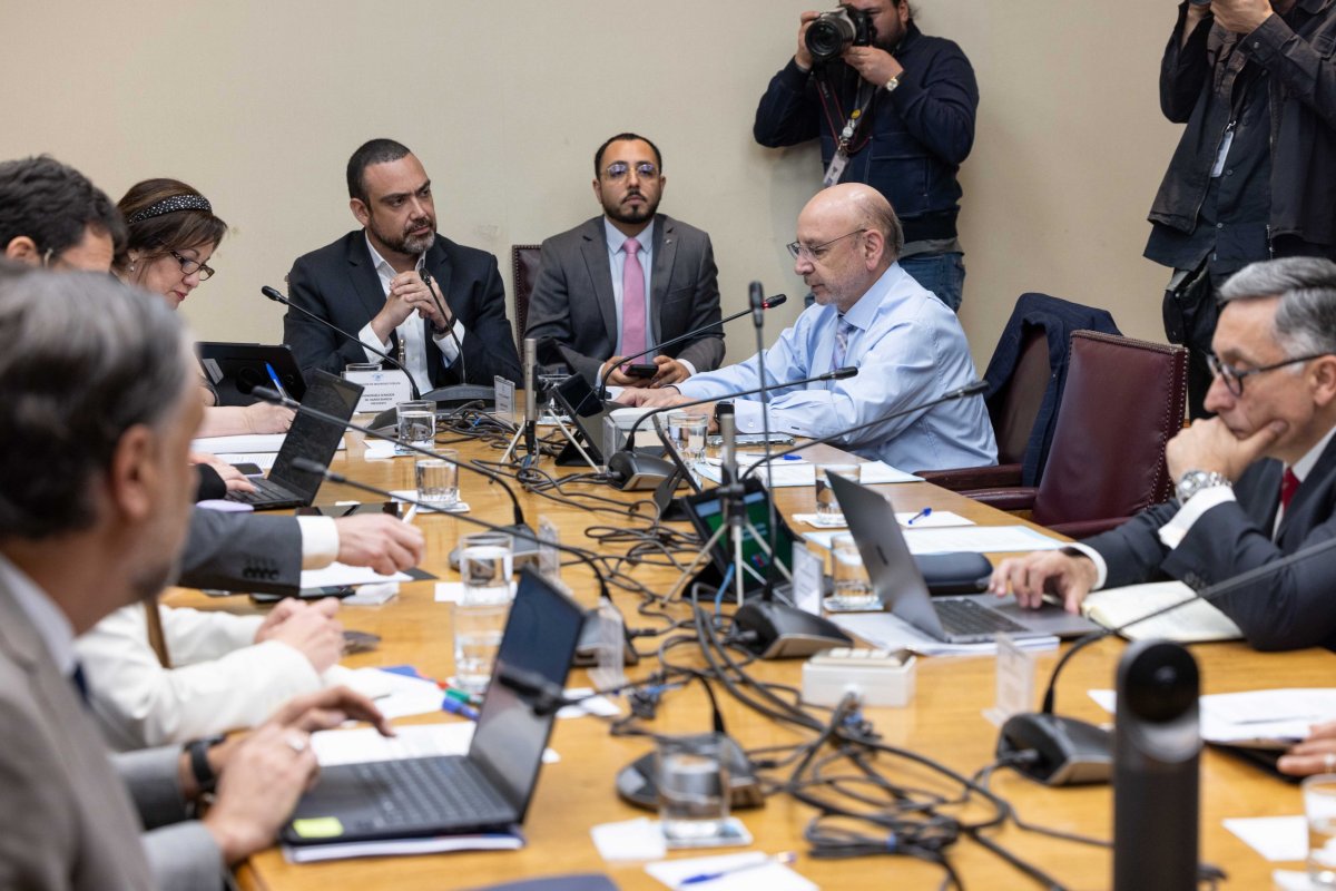 En medio de controversia por retiro de reforma, Kast se reúne con presidentes de comisiones de Constitución y Seguridad