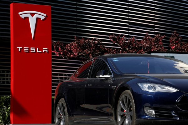 Tesla obtiene US$ 30 mil millones en crédito para acelerar su apuesta por la IA y la robótica