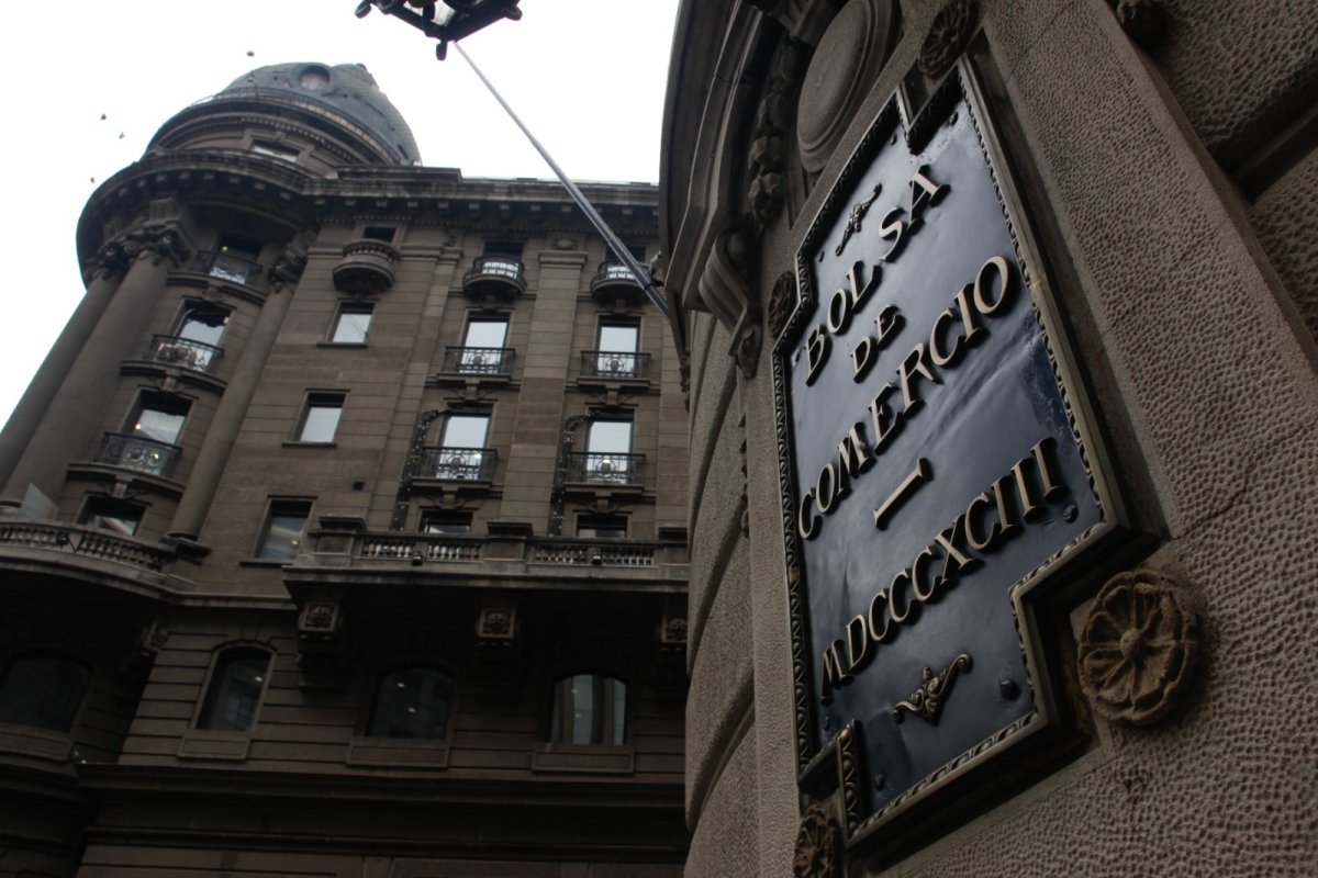 IPSA busca levantarse tras cuatro días de pérdidas mientras inversionistas celebran los últimos datos de inflación en EEUU