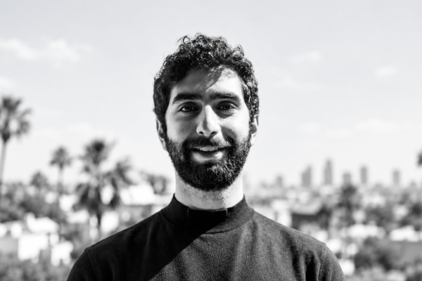 Chileno, ex Apple, vende su startup a Mistral, la AI francesa valorizada en US$ 24 mil millones