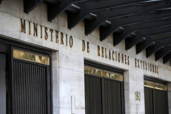 Presupuesto de RREE incluye la reparación de la “critica” situación de la embajada en Francia y la participación en Feria de Frankfurt