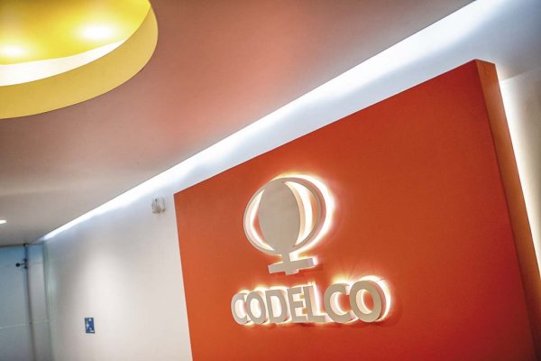 Fontaine promete investigar irregularidades de producción en Codelco "sin intentar proteger personas, áreas o decisiones"
