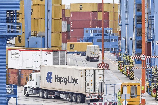 El cara y sello: envíos aceleran el paso, pero las importaciones de bienes de capital extienden las bajas