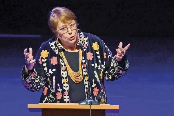 Descartada la postulación a la ONU ahora Bachelet evalúa postular para volver a La Moneda. (Foto: Aton Chile)