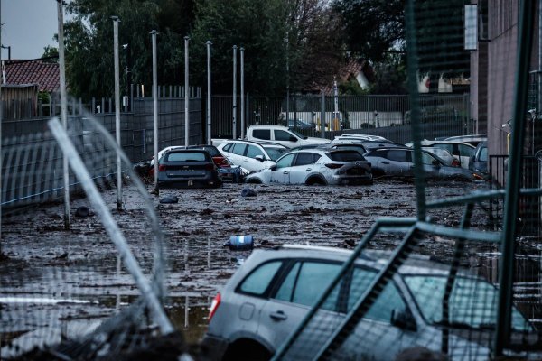 Fiscalía Oriente investigará responsabilidades tras el aluvión en Las Condes y el gobierno defiende que respuesta ante la emergencia "ha sido la adecuada”