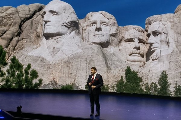 El enviado del gobierno de Donald Trump, Nick Adams.