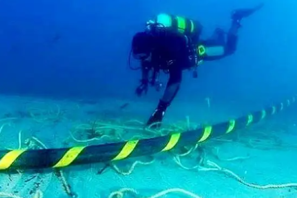 Cable submarino de Google sigue sin concesión de Subtel a dos meses de su anuncio