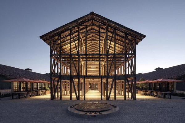Concha y Toro se abre paso en el enoturismo: su Centro del Vino gana premio regional y compite por el mundial