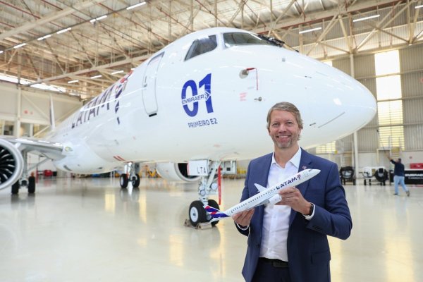 Latam abre la puerta a operar sus nuevos aviones Embraer en Chile: “Es una opción”