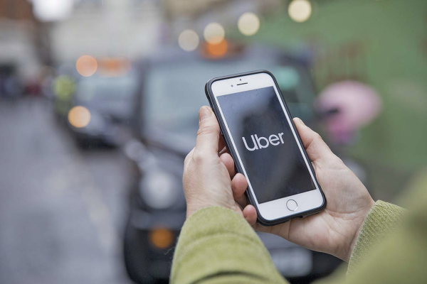 Contraloría da luz verde a decreto que habilita reglamento para Ley Uber