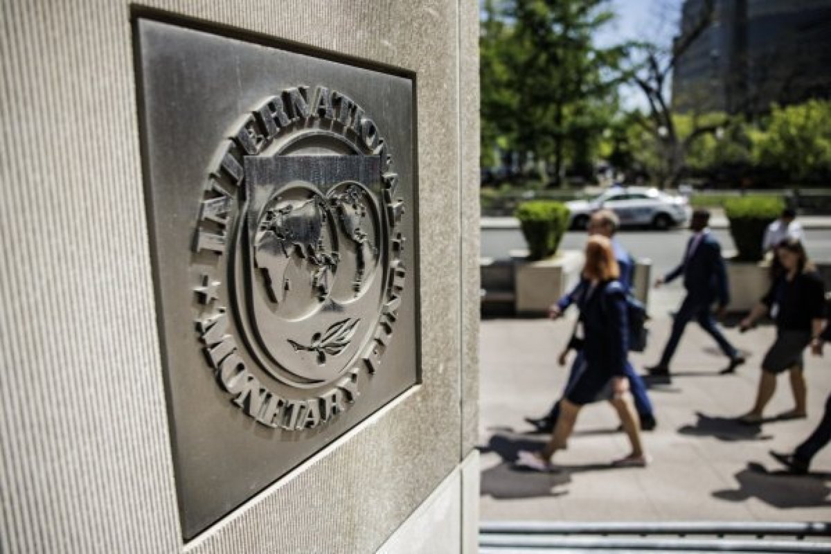 Nuevas proyecciones del FMI dejan a Chile ad portas de crecer por quinto año por debajo del mundo