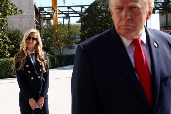 Nueva crisis en la Casa Blanca: secretaria de prensa de Trump renuncia tras cinco días en el cargo