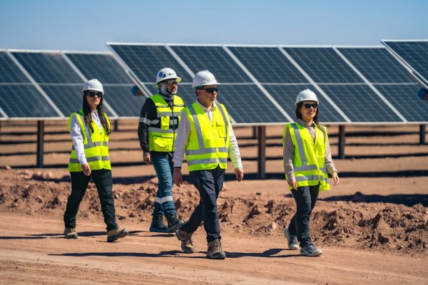 Inauguran parque fotovoltaico Aurora, en Pozo Almonte, con una inversión de US$ 224 millones
