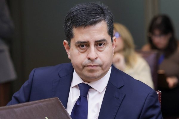 Senador Pedro Araya (PPD) desafía a Castro (PS): ¿Socialismo Democrático o Socialismo Autoritario?