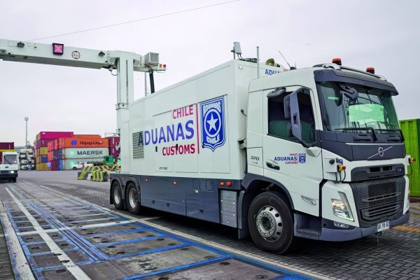 Casi $ 10 millones de sueldo líquido y rol clave en la agenda de seguridad: gobierno inicia búsqueda de un nuevo director nacional de Aduanas