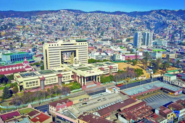 En cena en Cerro Castillo con Quiroz, los gobernadores regionales logran revertir la baja en su Presupuesto para 2027