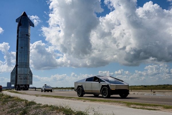 Musk ya había tentado en el pasado a los accionistas con la idea de fusionar SpaceX y Tesla, alegando el creciente solapamiento entre ambas. (Fotos: Reuters)