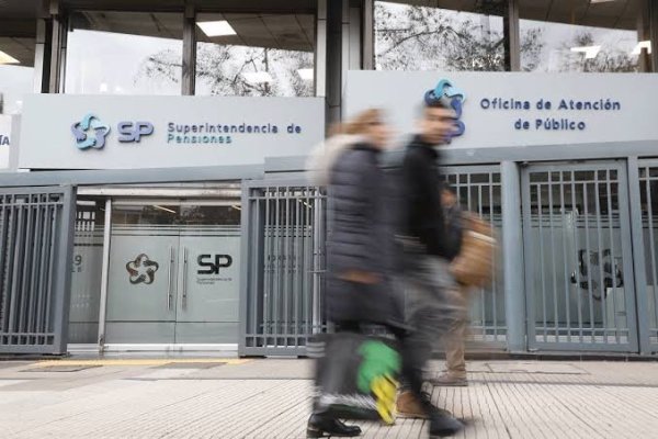 Fondo E lidera salida netas con casi 40 mil entre enero y agosto