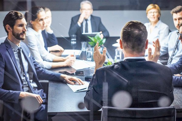 Expertos debaten sobre el deber fiduciario y responsabilidad de los directorios de las AFP en caída del fondo E