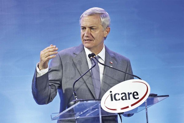 En enero, como mandatario electo, Kast participó en un conversatorio de Icare. Foto: Aton.