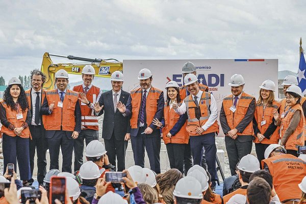 El lanzamiento se realizó en la futura estación de Metro de Línea 9 en La Pintana. Foto: Presidencia.