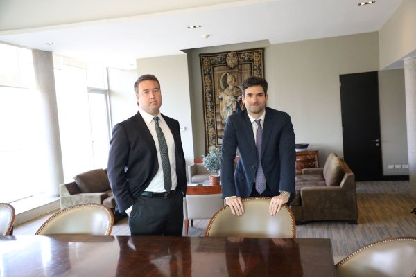 Álvaro Oyarce y Felipe Welkner lanzan nueva boutique tributaria con foco internacional