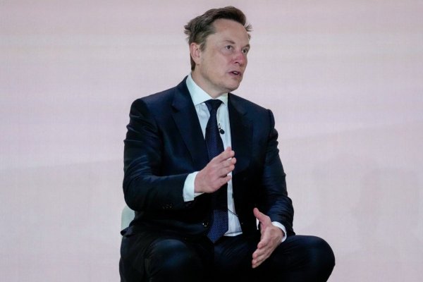 Musk afirma que SpaceX cerró un acuerdo de deuda por US$ 40 mil millones para impulsar su negocio de IA
