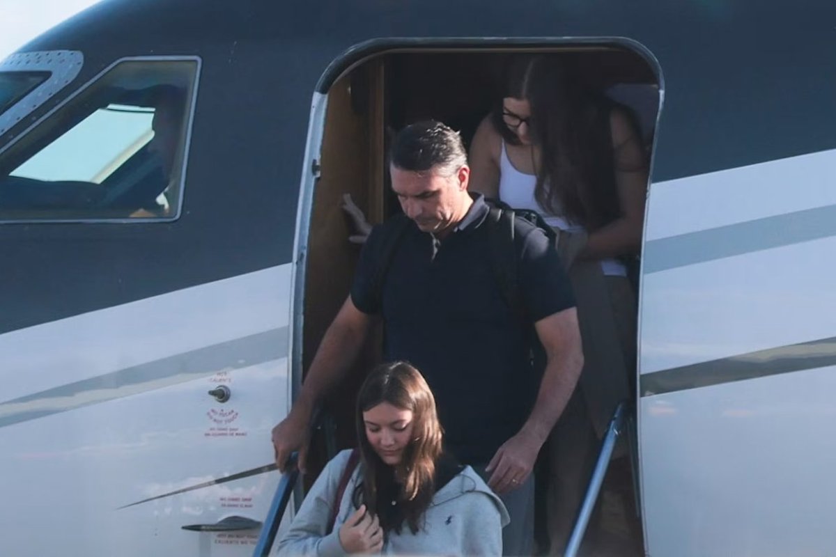 Cómo Flávio Bolsonaro huyó de Brasil